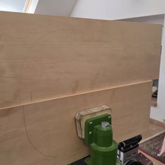 Fabrication basse Mylio chez Lutherie Thomas NOËL