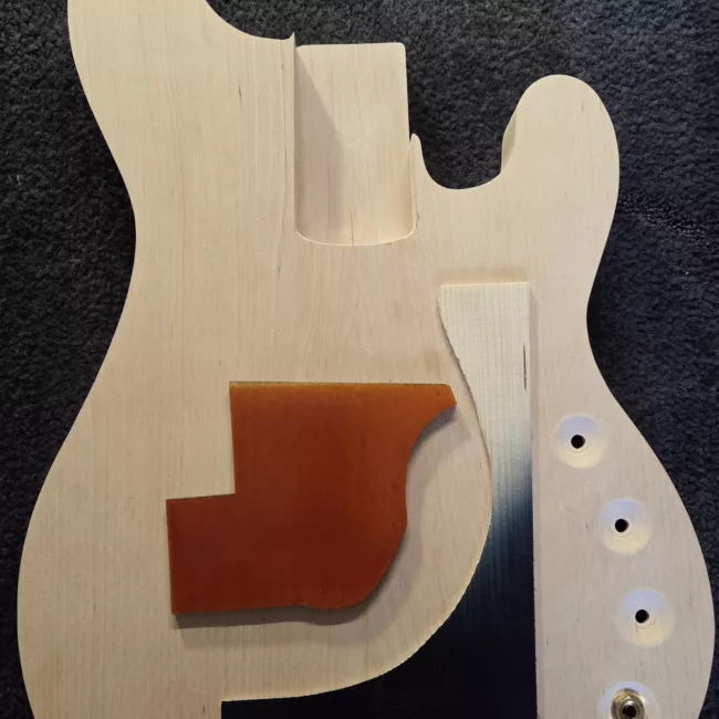 Fabrication basse Mylio chez Lutherie Thomas NOËL