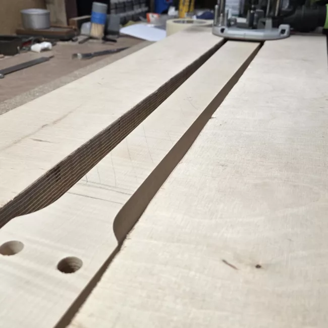 Fabrication basse Mylio chez Lutherie Thomas NOËL