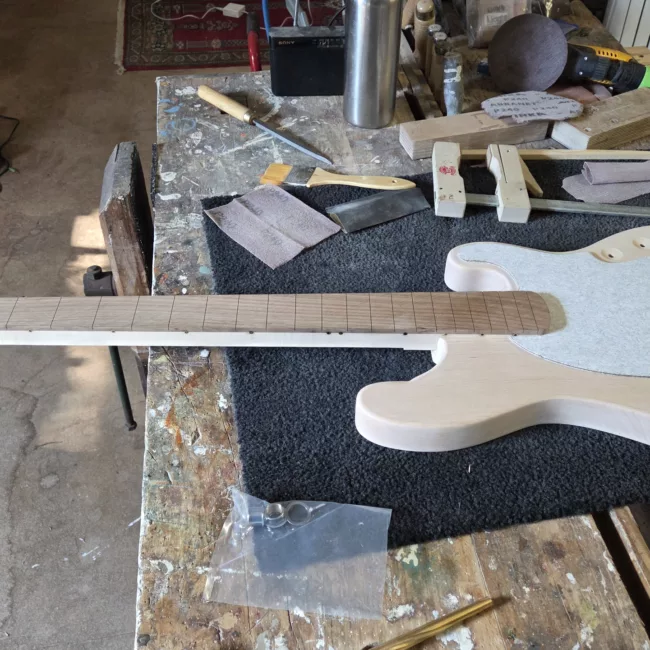 Fabrication basse Mylio chez Lutherie Thomas NOËL