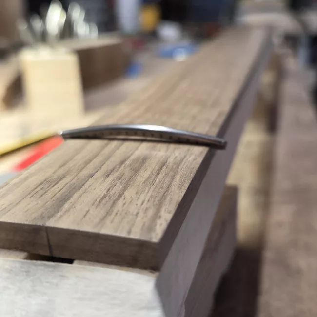 Fabrication basse Mylio chez Lutherie Thomas NOËL