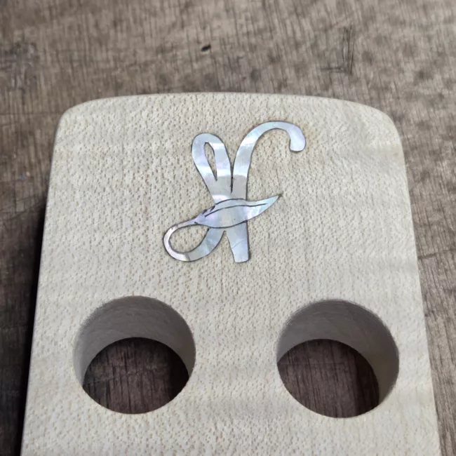 Fabrication basse Mylio chez Lutherie Thomas NOËL